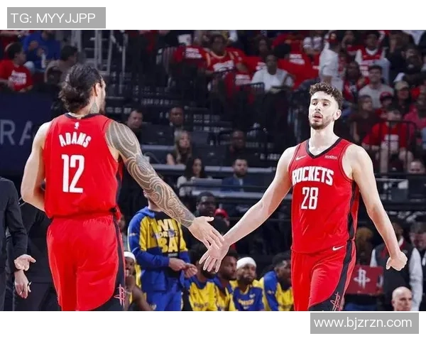 亚当斯解读双塔阵容防守节奏与进攻对位优势的核心要点